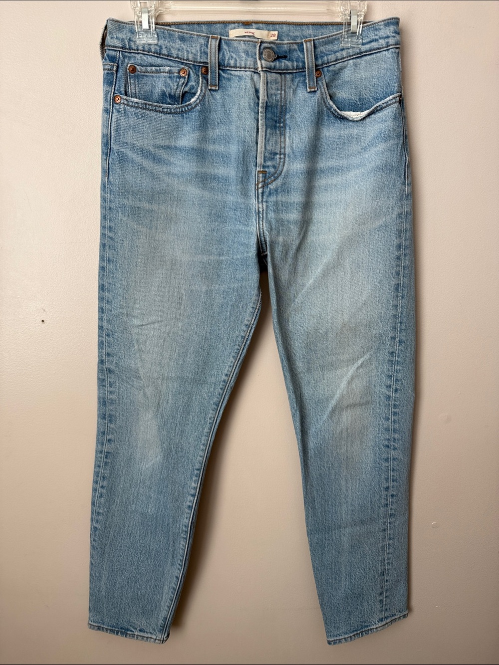 Levi's Size 28 Wedgie Straight Leg Light Washed Button-Fly Jeans Women's